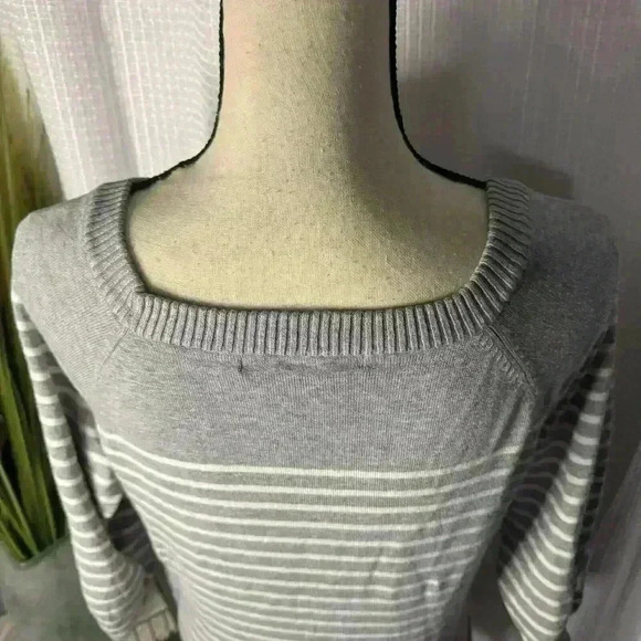89th and Madison Womens XL Gray Striped Bunched 3/4 Sleeves Lightweight Sweater - Picture 8 of 12